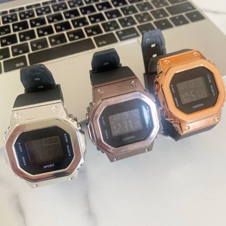 スクエアデジタル 腕時計 ウォッチ[品番：VCTW0004326]｜VICTORIA