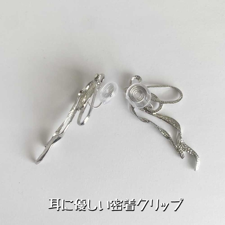 立体メタルリボンイヤリング 揺れない固定デザイン 大人のメタリックアクセ | VICTORIA | 詳細画像9 