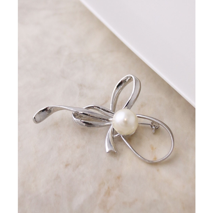 René リボンモチーフブローチ　アンティーク加工 René リボンモチーフブローチ アンティーク加工 René リボンモチーフ