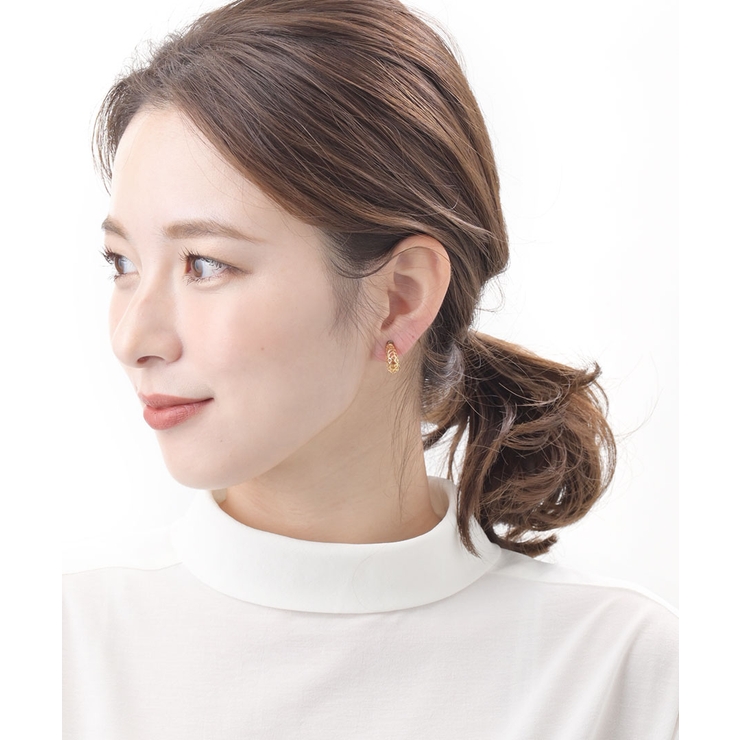 透かし模様ミニフープイヤリング シンプル ゴールド | VINGTAINE | 詳細画像6 