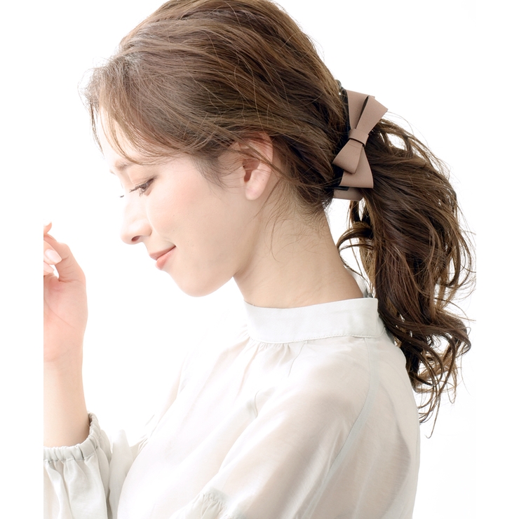 ピンクベージュ | フェイクレザーダブルリボンバナナクリップ ヘアアクセサリー ベーシック | VINGTAINE