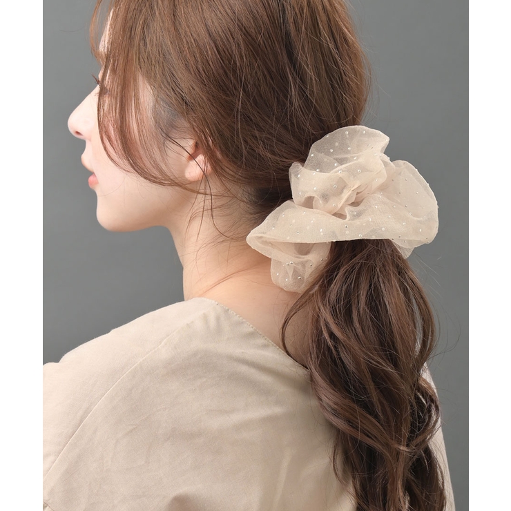 スタッズ付きボリュームシュシュ シアー ヘアアレンジ | VINGTAINE | 詳細画像3 