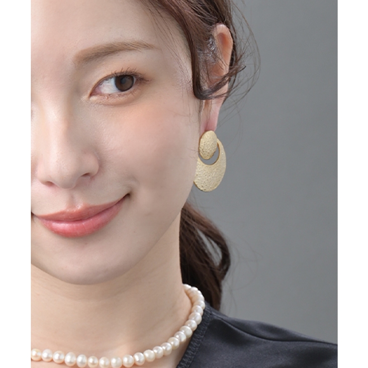 槌目加工メタルサークルピアス 大ぶり デザイン上品 | VINGTAINE | 詳細画像4 