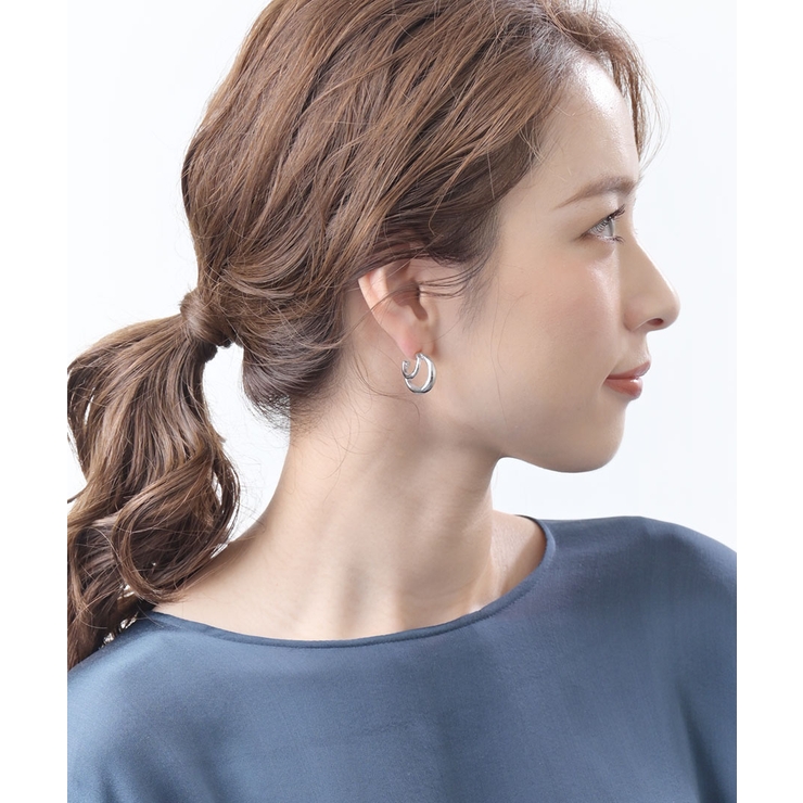 2連風ハーフフープピアス リングピアス 大人カジュアル 品番 Vtna 神戸ヴァンテーヌ コウベヴァンテーヌ のレディースファッション通販 Shoplist ショップリスト