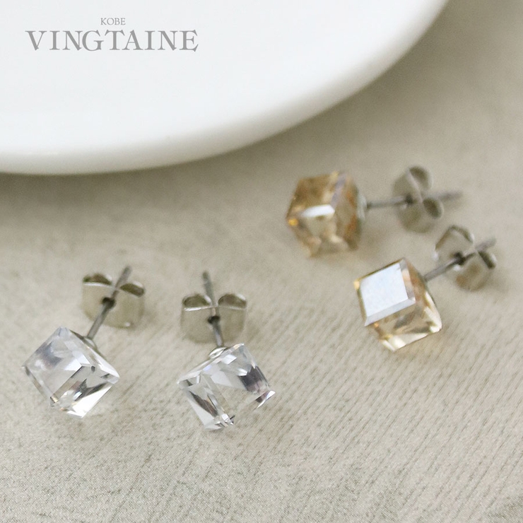 ピアス キューブ型 クリスタルガラス | VINGTAINE | 詳細画像1 