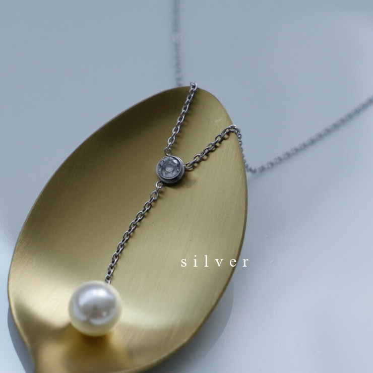 シルバー | パール風Y字ネックレス | Vita Felice