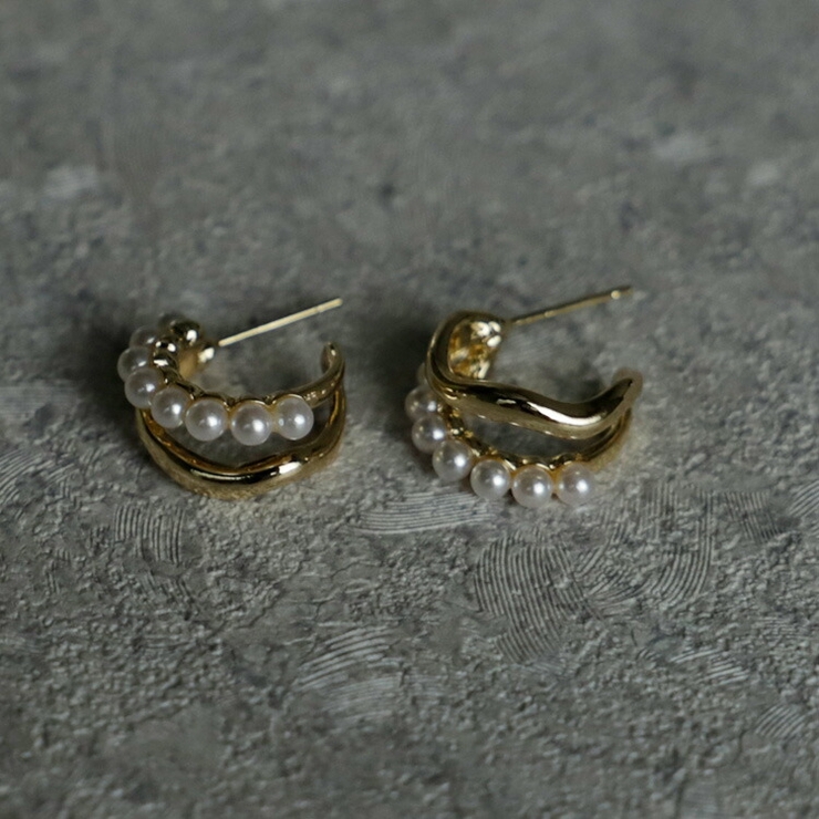 ゴールド | レイヤード風パールフープピアス | Vita Felice