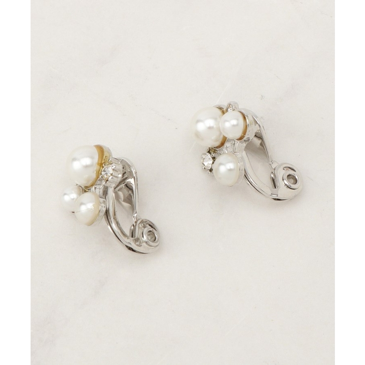 痛くなりにくいパール調ビジューイヤリング | grove | 詳細画像1 