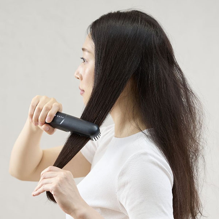 アイケア ym 保水ヘアアイロンシリーズからコードレス×ブラシ型アイロン登場