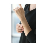 手元を上品に煌かせるスクリューブレスレット レディース ファッション | Sawa a la mode | 詳細画像4 
