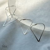 トライアングルピアス 華奢 フープ | feu | 詳細画像1 