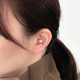 サージカルステンレス イヤーカフ 樹脂パール | feu | 詳細画像13 