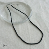 ブラック | メタルビーズネックレス ショート ジェンダーレスデザイン | feu