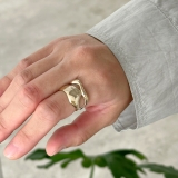 ニュアンスリング 変形メタル デザインリング | feu | 詳細画像6 