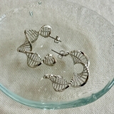 シルバー | ビックフープピアス 透け柄 軽量 | feu