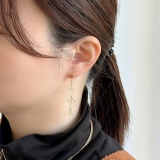 揺れるピアス クリア樹脂 個性的 | feu | 詳細画像3 