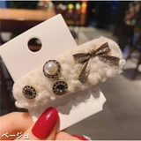 ベージュ | ヘアクリップ モコモコファー フェイクパール | And Kawaii