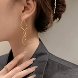揺れるチェーンピアス ロングピアス 上品 | SUNSHINE CLOSET | 詳細画像1 