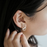 耳元に上品な華やかさを添える!サークルパールモチーフピアス | aquagarage | 詳細画像2