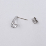 耳元を美しく演出してくれる逆V字ビジューピアス | aquagarage | 詳細画像8