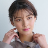 耳元を美しく演出してくれる逆V字ビジューピアス | aquagarage | 詳細画像10