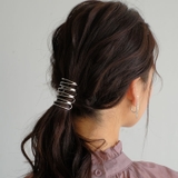 シルバー | 髪を束ねたヘアゴムの結び目に差し込むだけ!技いらずのメタルワイドポニーフック | aquagarage