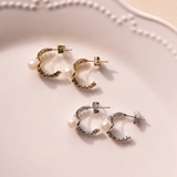 耳元に上品な華やかさを添えるパール2連風フープピアス | aquagarage | 詳細画像12