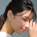 耳元に上品な華やかさを添えるパール2連風フープピアス | aquagarage | 詳細画像17