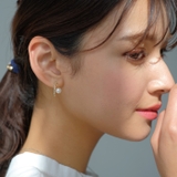耳元に上品な華やかさを添えるパール2連風フープピアス | aquagarage | 詳細画像18