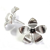 ピアス スタッドピアス 花 フラワー シンプル チタンポスト | YUKATANゆかたん | 詳細画像9 