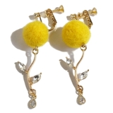 ピアス イヤリング 花 ポンポン 毛玉 キラキラ チタンポスト スタッドピアス | YUKATANゆかたん | 詳細画像13 