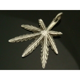 シルバー925 マリファナのペンダントヘッド 葉っぱの模様がリアルなマリファナの… | laplateriashu  | 詳細画像1 