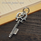 シルバー925 925SILVERの文字も刻まれた古い家のカギのような鍵のペンダ… | laplateriashu | 詳細画像1