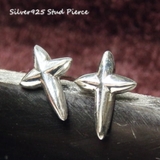 きらりと輝く細くて鋭角な十字架のメンズピアス アクセサリー | YUKATANゆかたん | 詳細画像1 