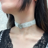 白 | ビジュー金具レースチョーカー | axes femme