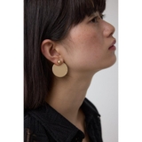 L/GLD1 | サークルプレートロゴピアス | AZUL BY MOUSSY