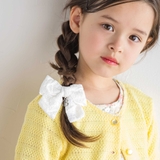 ホワイト | チャーム付きレースリボンヘアクリップ | BeBe