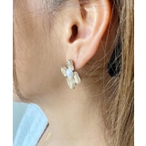 パールフラワーピアス emouv ピアス | BUYSENSE | 詳細画像1