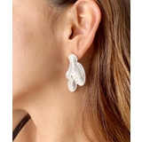 シルバー | メタリックデザインピアス emouv ピアス | BUYSENSE