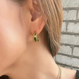 エメラルドグリーンフープピアス emouv by | BUYSENSE | 詳細画像2 