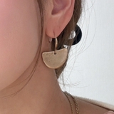 ユニークゴールドピアス emouv by | BUYSENSE | 詳細画像4 