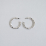 シルバー | カラーデザインフープピアス emouv by | BUYSENSE