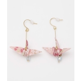 桜 | 【カヤ】折鶴揺れピアス | チャイハネ