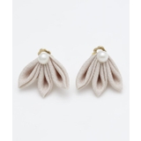 キナリ | 【カヤ】花平つまみイヤリング | アミナコレクション