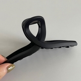 ブラック | マットテクスチャーヘアクリップ【韓国ファッション】 | Girly Doll