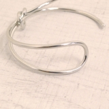 ノットリボンバングルブレスレット 結び目アシメデザイントレンドインスタ ブレス | FACION | 詳細画像4 