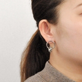 クロススリーリングメタルピアス シルバーゴールドレディースフープ | FACION | 詳細画像3