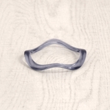 クリアブルー | アクリルウェーブバングルブレスレット 透明クリア変形インスタプチプラ ブレス | FACION