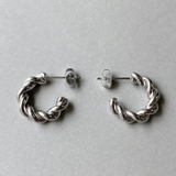 シルバー | ツイストフープステンレスピアス C型 バイカラー | FACION