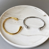 ドロップカーブステンレスバングル ブレスレット 大きめ | FACION | 詳細画像1 